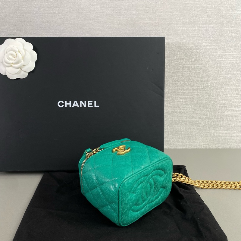 ✨Chanel 23P小牛皮愛心球 小盒子包 晶片款99新💚-8