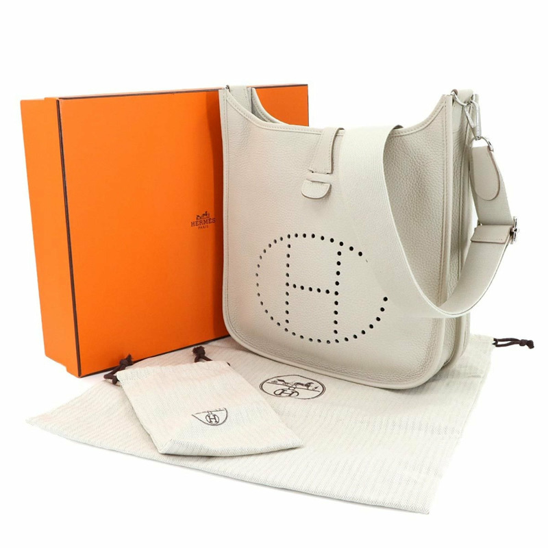 愛馬仕 (Hermes) Evelyne 3 PM 肩背包，採用 Taurillon Clemence 皮革，飾有 Beton A 印記和銀色五金配件。-1