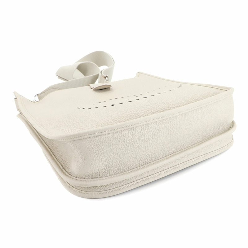 愛馬仕 (Hermes) Evelyne 3 PM 肩背包，採用 Taurillon Clemence 皮革，飾有 Beton A 印記和銀色五金配件。-4