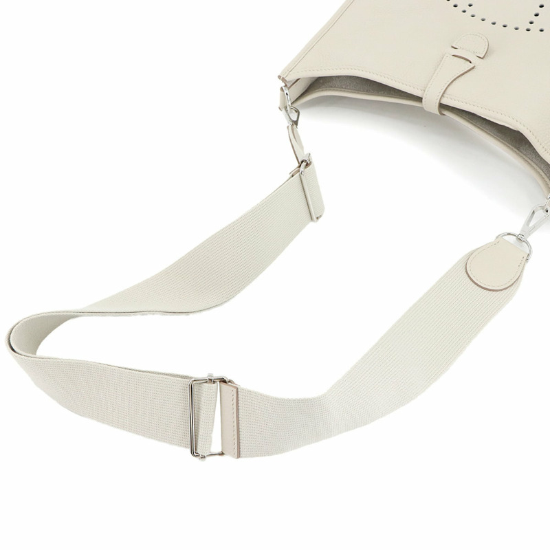 愛馬仕 (Hermes) Evelyne 3 PM 肩背包，採用 Taurillon Clemence 皮革，飾有 Beton A 印記和銀色五金配件。-5