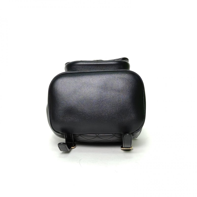 CHANEL Duma抽繩口蓋雙肩包單口袋小號18黑色羊皮晶片開金扣肩背包-4