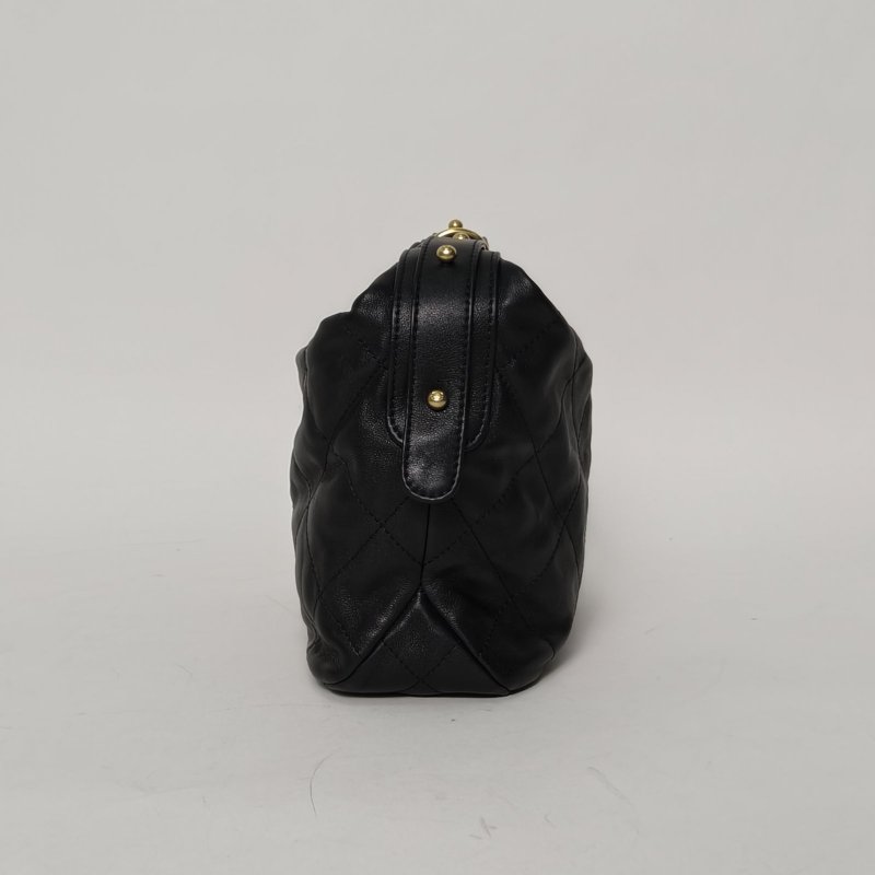 CHANEL 22S粗鏈條Hobo嬉皮包中號黑色牛皮晶片開金扣肩背包-1