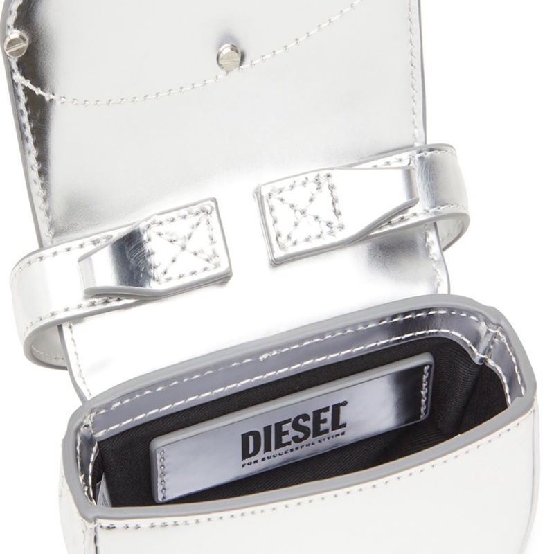 1DR-Iconic shoulder bag in mirrored leather-4