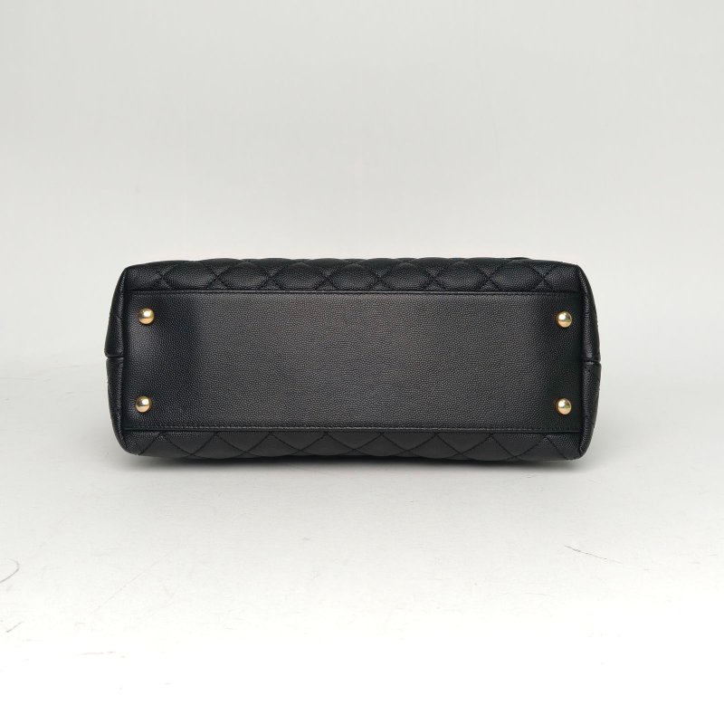 CHANEL CocoHandle中號29黑色荔枝牛皮27開金扣肩背包-4