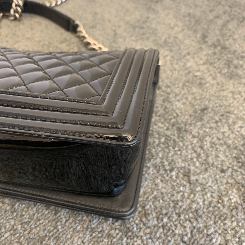 Chanel  黑銀 leboy 中號 黑色漆皮菱格紋銀扣鏈條包-7