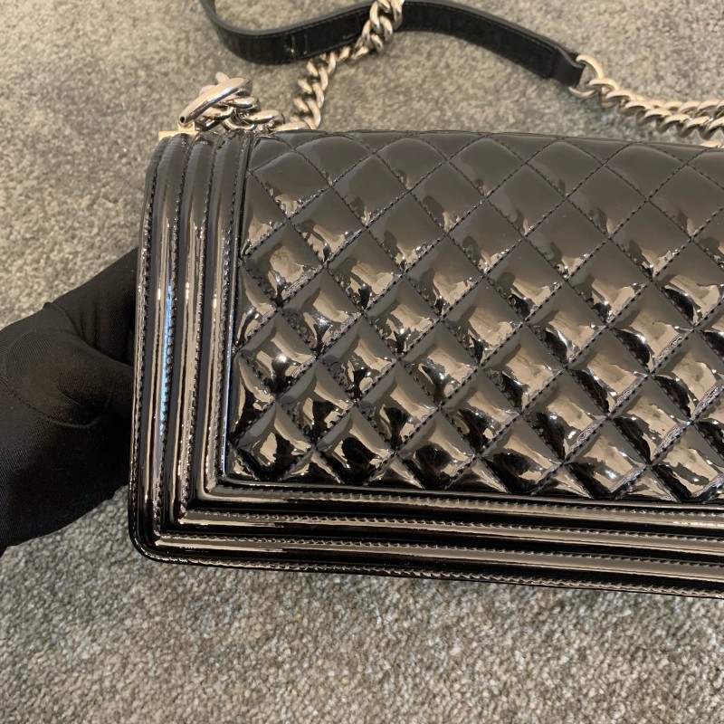 Chanel  黑銀 leboy 中號 黑色漆皮菱格紋銀扣鏈條包-12