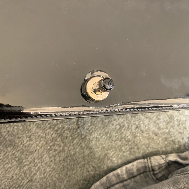 Chanel  黑銀 leboy 中號 黑色漆皮菱格紋銀扣鏈條包-20