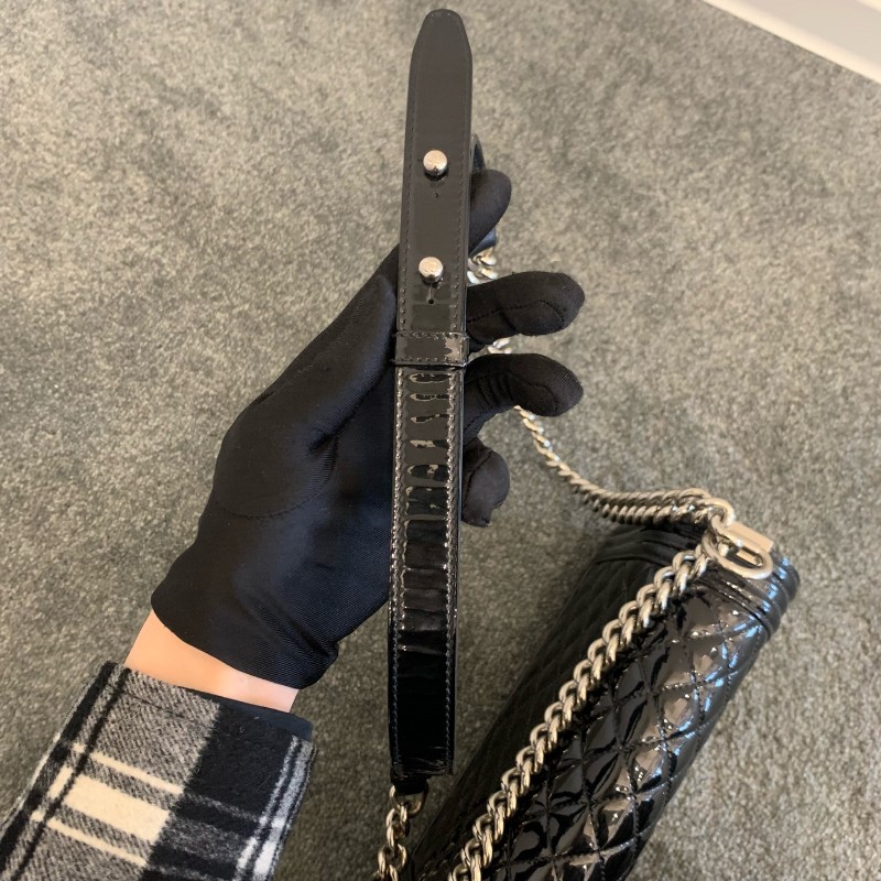 Chanel  黑銀 leboy 中號 黑色漆皮菱格紋銀扣鏈條包-25