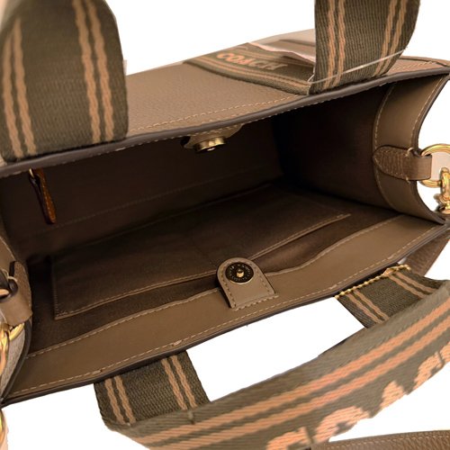 [全新] COACH 素面牛皮手提斜背兩用小琴譜方包(摩卡棕)-4