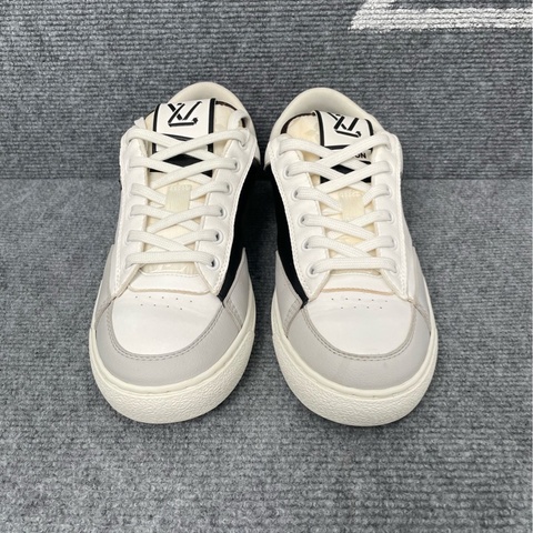 98新 LV 白灰色皮面查理板鞋39碼372541