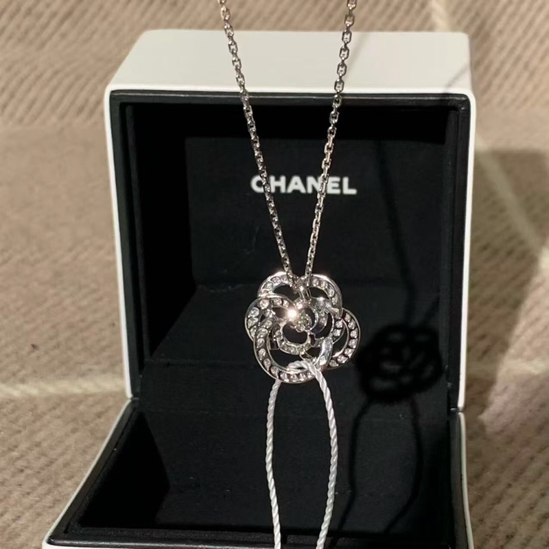 CHANEL香奈兒 CAMELIA 山茶花白金滿鑽項鍊,2025購入-1