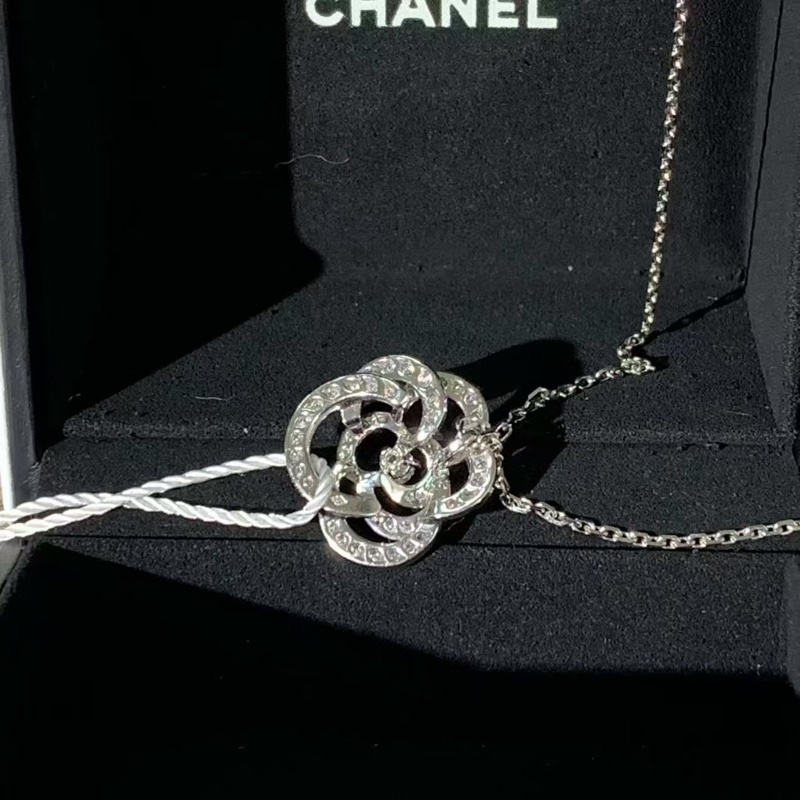 CHANEL香奈兒 CAMELIA 山茶花白金滿鑽項鍊,2025購入-4