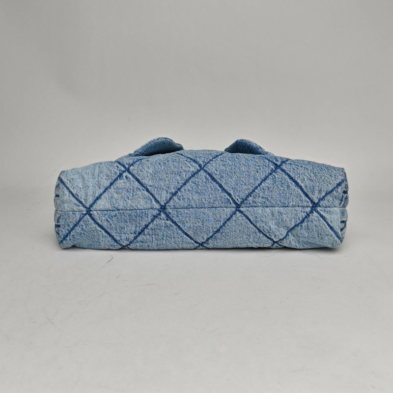 CHANEL HOBO購物袋38*26*11牛仔藍牛仔晶片開金扣肩背包-4