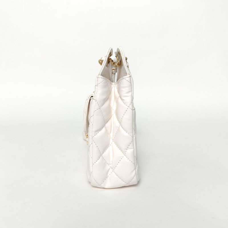 CHANEL 23C天貓精靈HOBO嬉皮包小號19白色牛皮晶片開金扣金幣單皮穿鏈肩背包-1