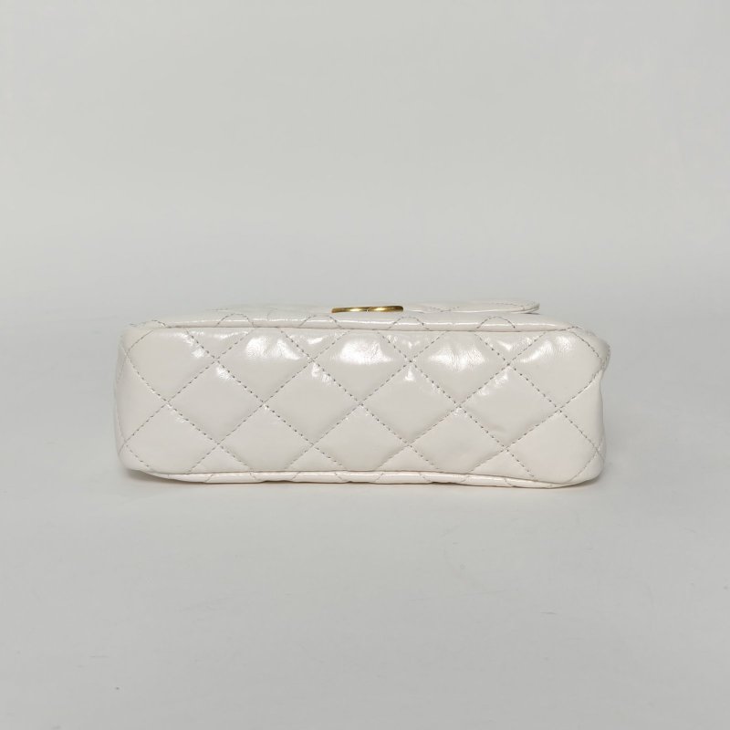 CHANEL 23C天貓精靈HOBO嬉皮包小號19白色牛皮晶片開金扣金幣單皮穿鏈肩背包-4