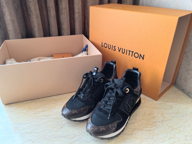 Lv路易威登run away老花絨面小牛皮運動鞋全套 98新-1