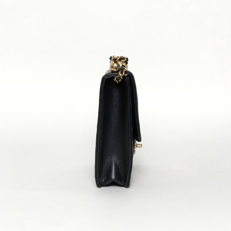 CHANEL 珍珠鏈條包Flapbag豎版中號15黑色牛皮29開金扣肩背包-3