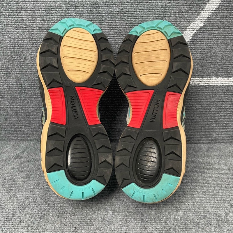 97新LV 灰藍色麂皮運動鞋40.5碼241536-4