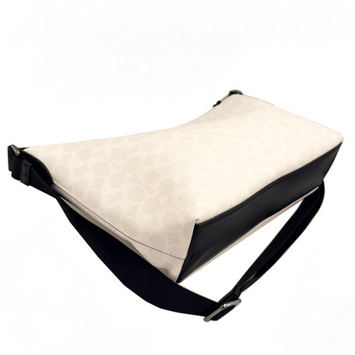 [全新] COACH C LOGO男中性款船型斜背包(白)-3