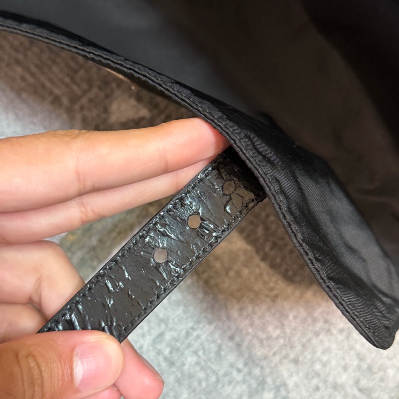 🏷Prada郵差包-21