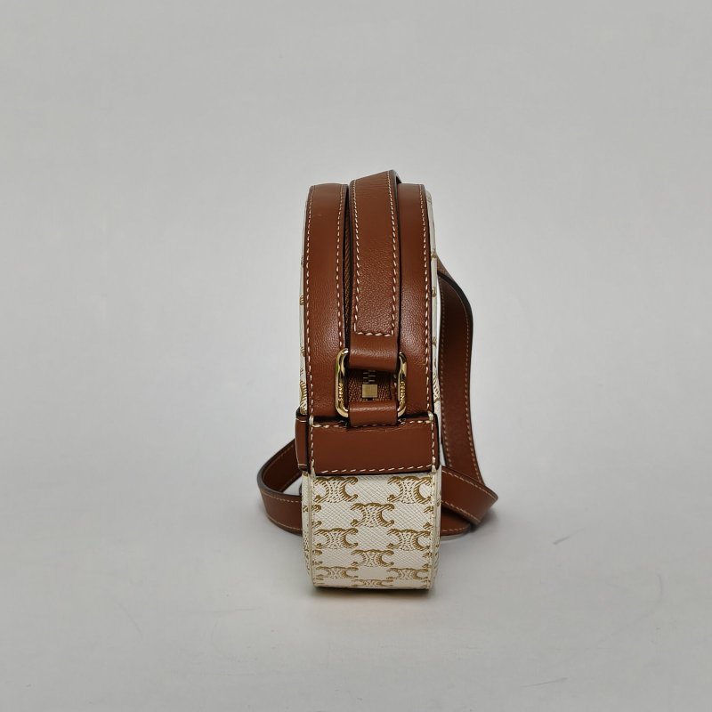 CELINE Triomphe凱旋門標誌印花圓餅包白色PVC金扣肩背包-3