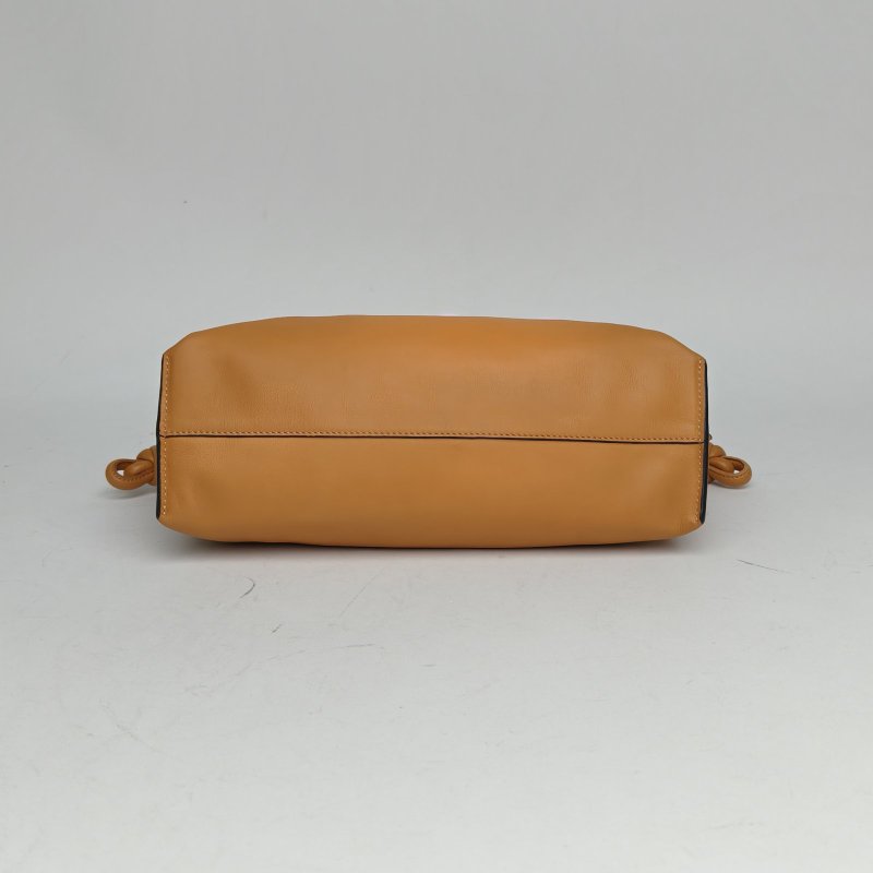 LOEWE FlamencoClutch扭結抽繩福袋包新款小號30棕色牛皮肩背包-4