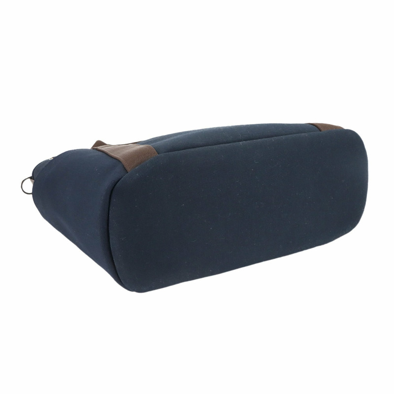 Hermes Hermès Sac de Pansage Groom 2-way tote/sound bag in navy canvas with a "Z" stamp.-4