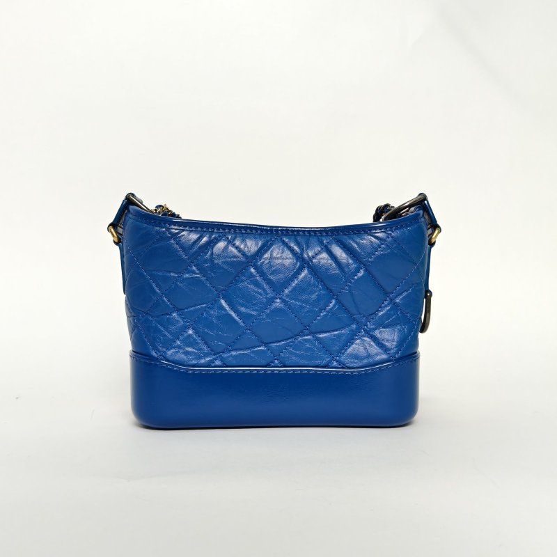 CHANEL GABRIELLE流浪小號20藍色牛皮26開金銀扣肩背包-2