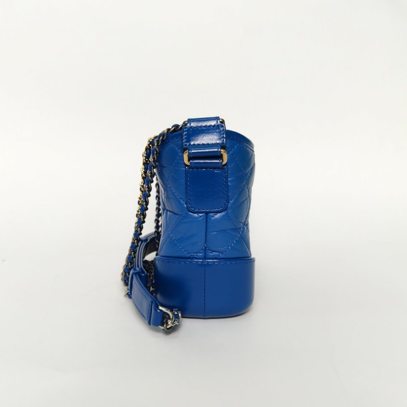 CHANEL GABRIELLE流浪小號20藍色牛皮26開金銀扣肩背包-3