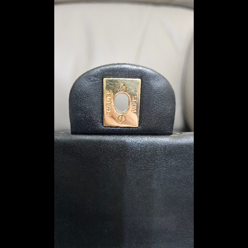 CHANEL 方胖子 mini coco 17  (黑金羊皮，保卡29開)-19