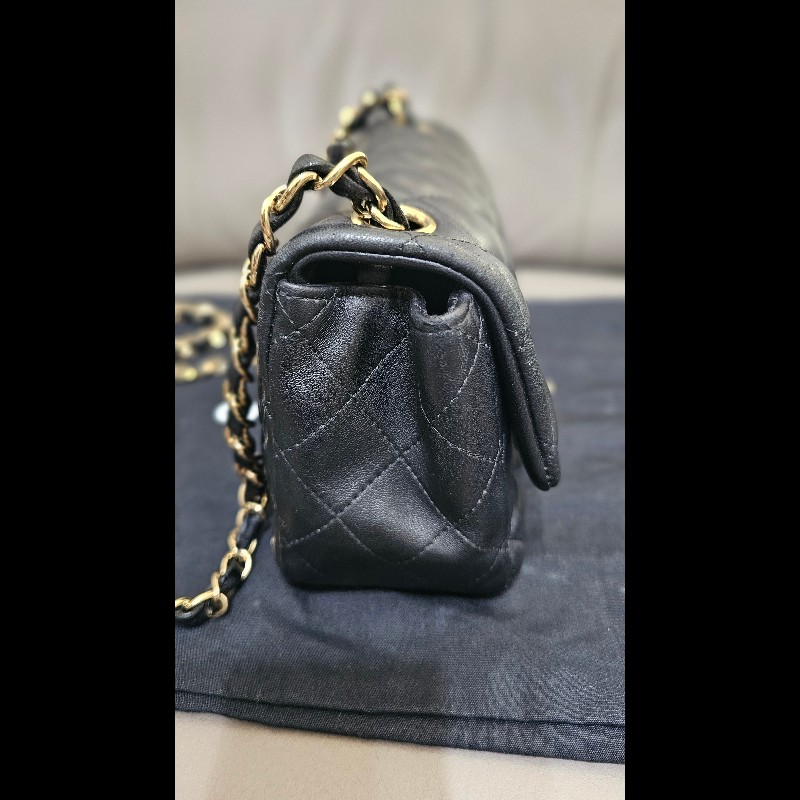 CHANEL 方胖子 mini coco 17  (黑金羊皮，保卡29開)-34
