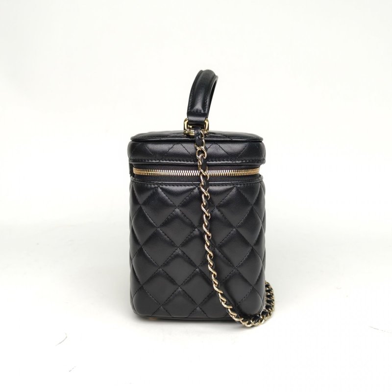 CHANEL 21A手提化妝桶15黑色羊皮31開金扣皮手柄肩背包-1