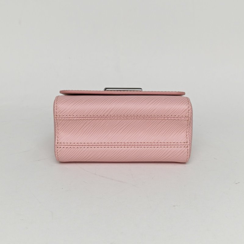 LOUIS VUITTON TWISTMini15粉色EPI水波紋牛皮2020寬肩帶肩背包-4