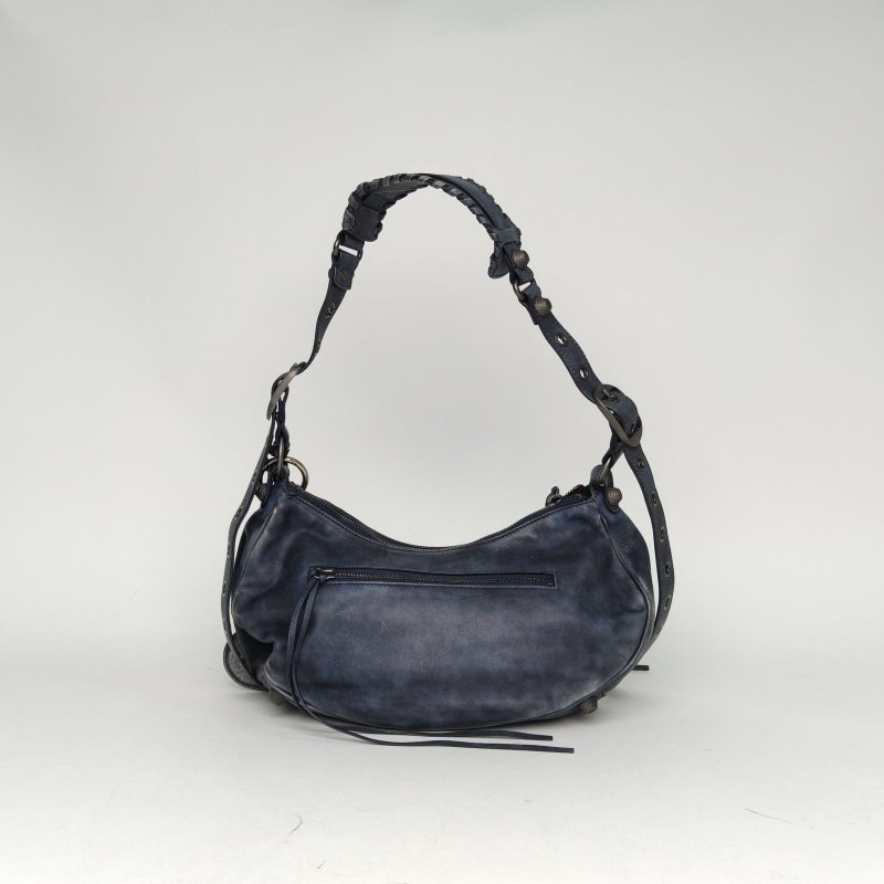 BALENCIAGA LeCagole機車月牙包字母掛件小號藍色牛皮肩背包-2