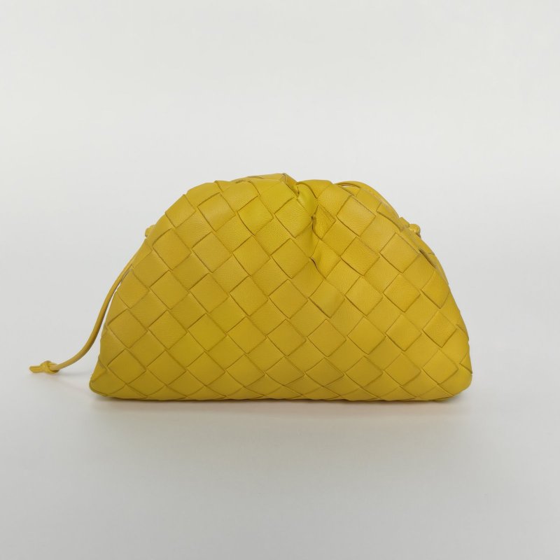 BOTTEGA VENETA Pouch雲朵包Mini22黃色羊皮肩背包-2
