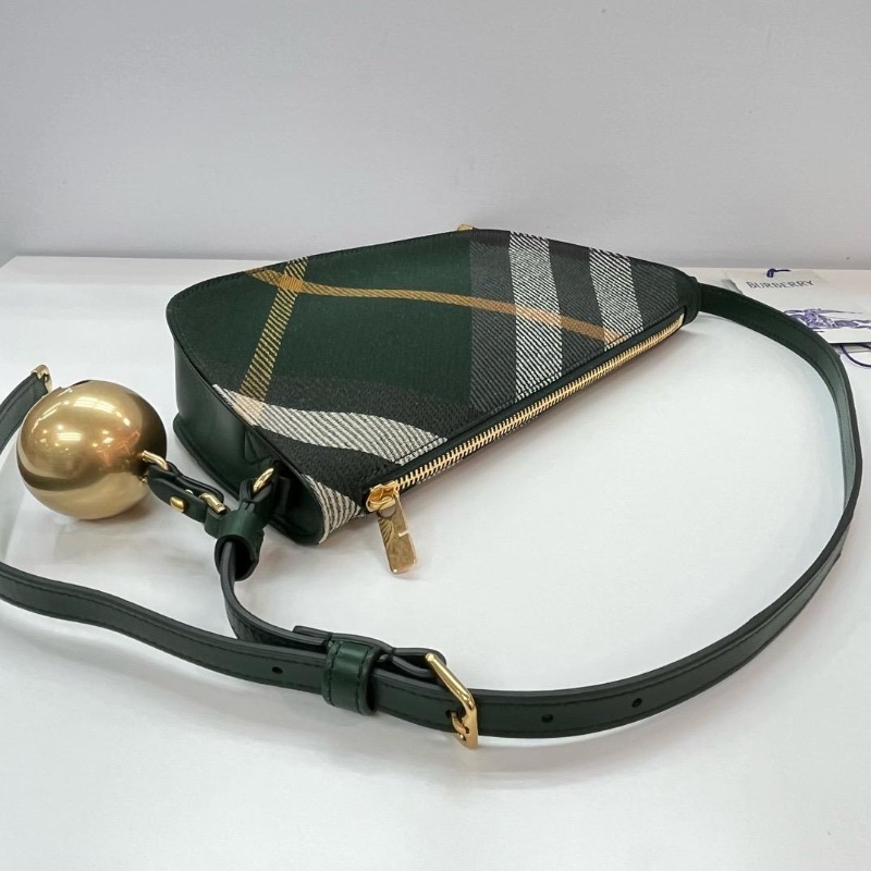 Burberry green check bag-4