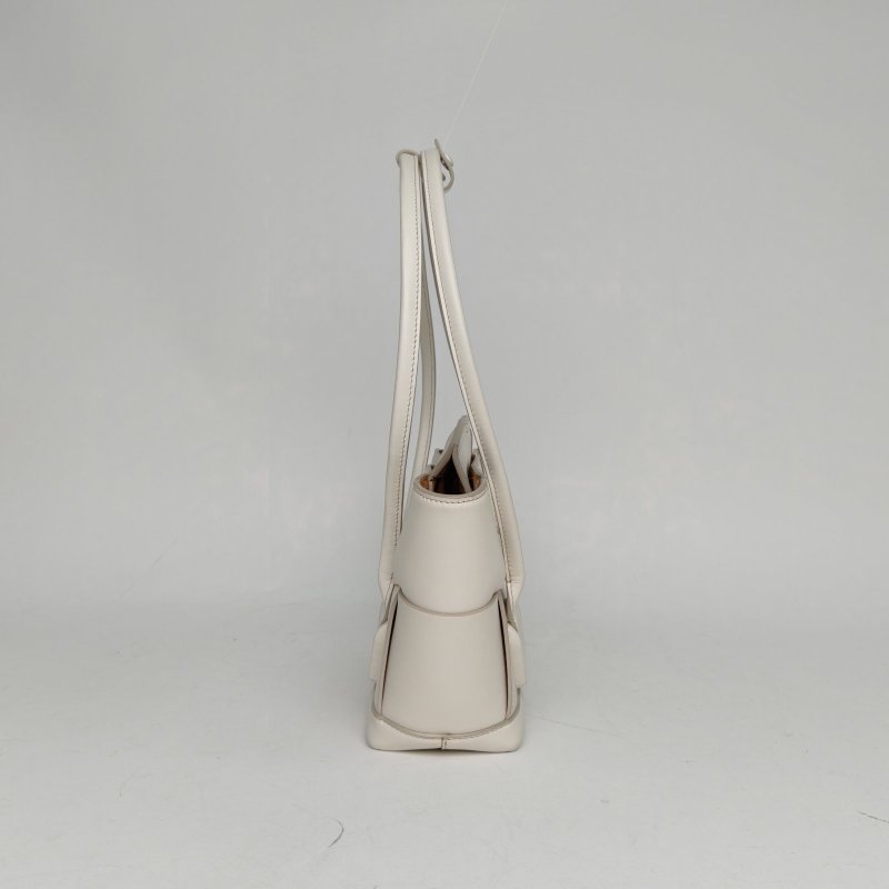 BOTTEGA VENETA Arco小號22白色牛皮肩背包-1