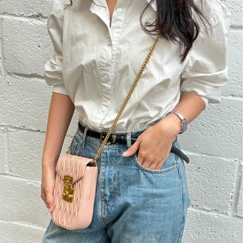 💗miu miu粉色金扣羊皮matelasse mini bag 手機包