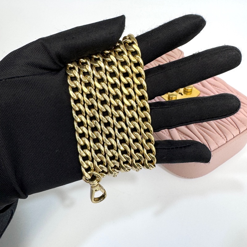 💗miu miu粉色金扣羊皮matelasse mini bag 手機包-23