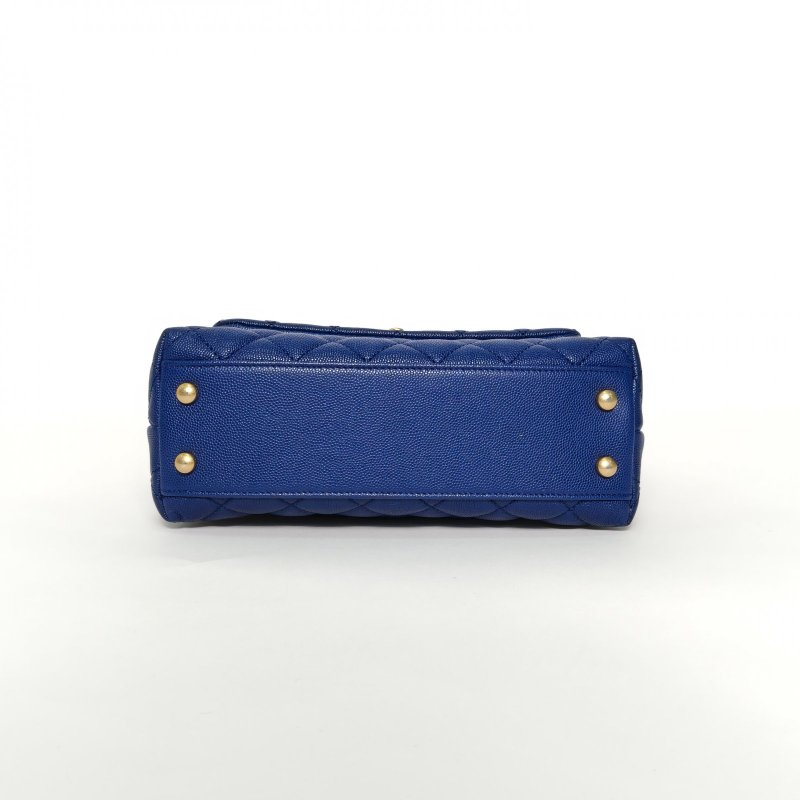 CHANEL CocoHandle小號24藍色荔枝牛皮26開金扣蛇皮手柄肩背包-4