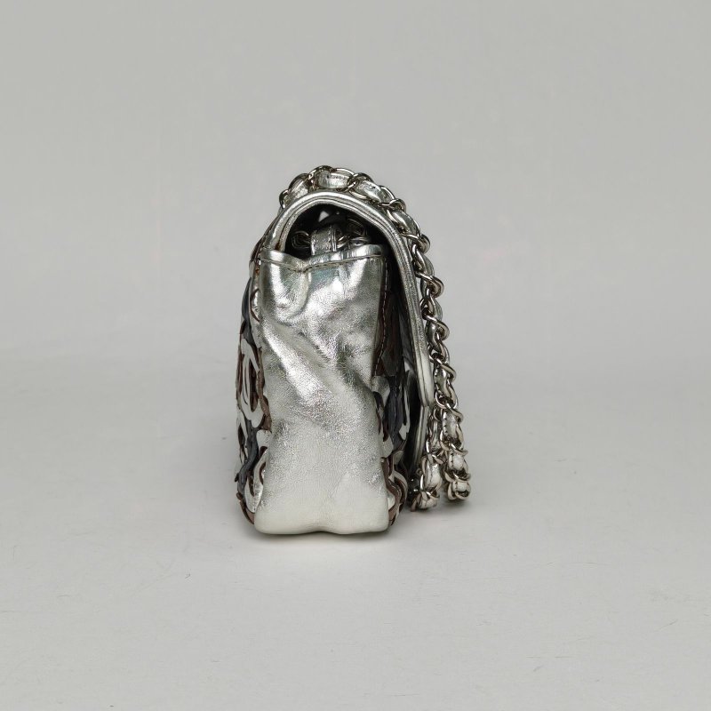 CHANEL 拼色油蠟皮11開銀扣CF太空銀LOGO季節款口蓋包中號25肩背包-3