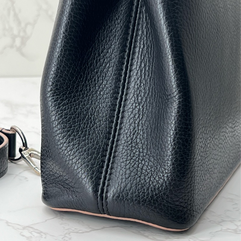 💗香緹國際精品💗 676 LV Capucines BB手提肩背包-4