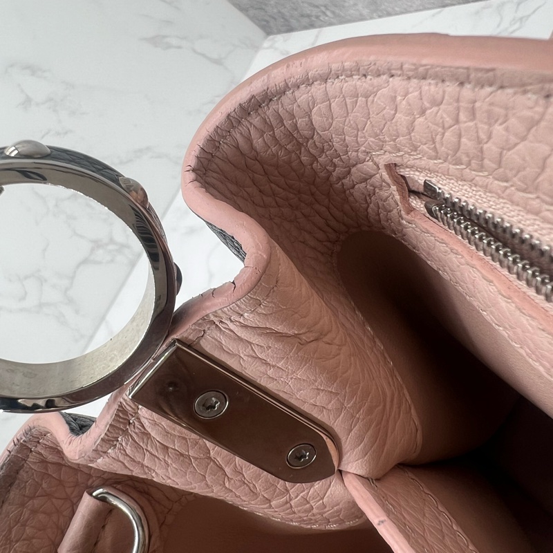 💗香緹國際精品💗 676 LV Capucines BB手提肩背包-16