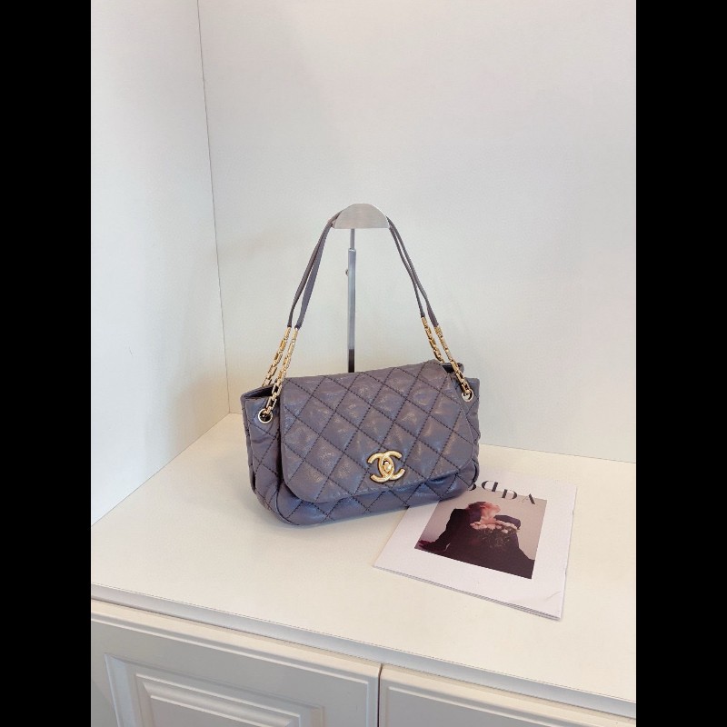 Chanel tote
灰金外縫線 牛皮鏈條單肩包-0