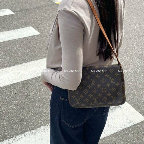 🏷Louis vuitton信封包