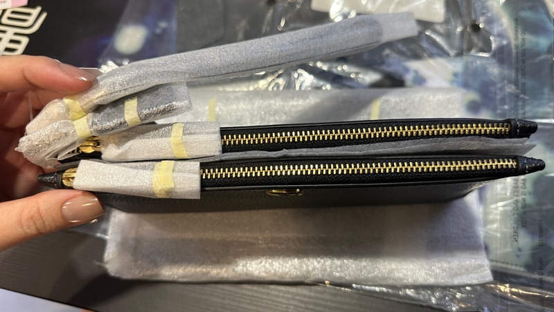 Coach 手拿雙層長夾-1