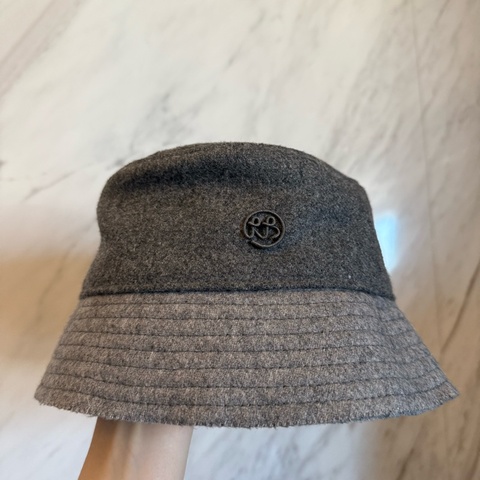 RUSLAN BAGINSKIY 毛鬚邊凸圈字毛料漁夫帽