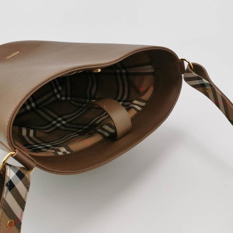 Burberry牛皮純色字母Logo單肩包-6