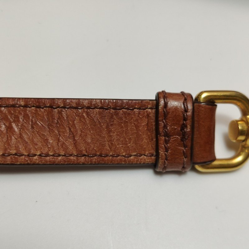 Prada油蠟皮純色字母logo拉鏈斜挎包單肩包-13