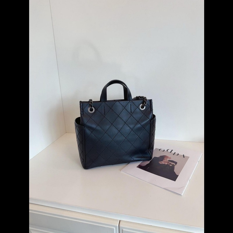 Chanel 3ways tote
黑銀牛皮菱格托特
小號-1